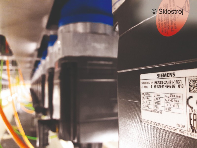 Simple production changeover - Glass industry company relies on partnership with Siemens for automation solutions