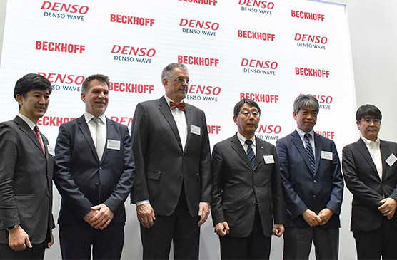 Japanese robot manufacturer DENSO WAVE breaks new ground with Beckhoff Automation