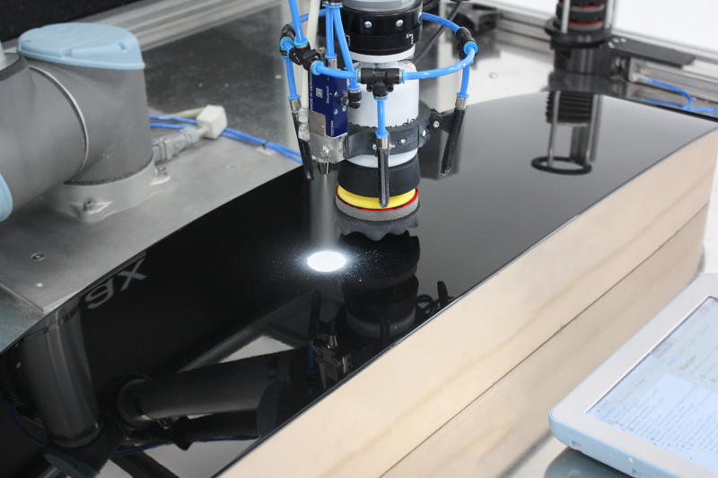 Shiny Surfaces thanks to simple and intuitive Robot Programming