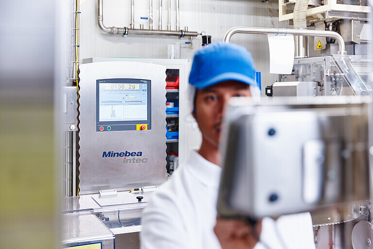 Minebea Intec Smart Weighing: How Advanced Features of Weighing and Inspection Solutions Pay Off for Customers