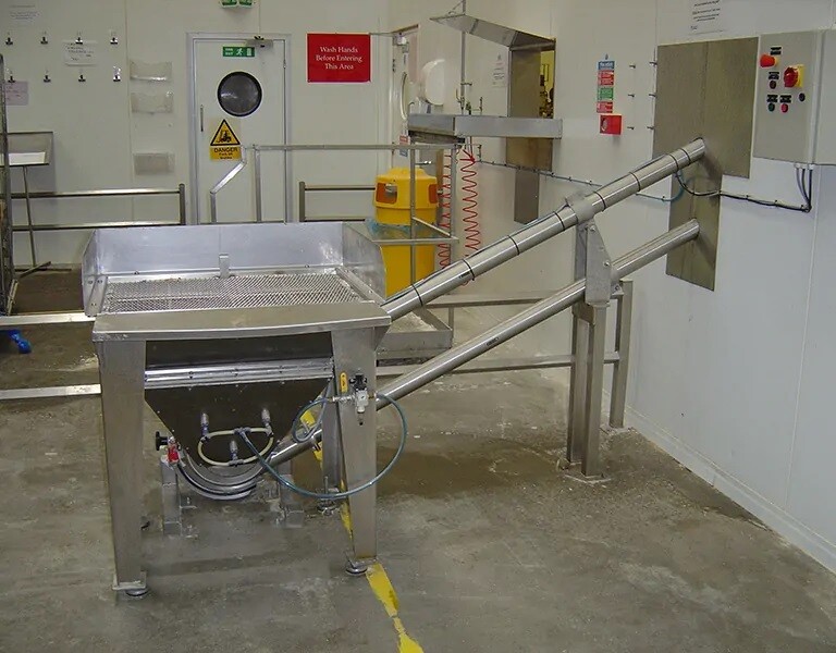 Aero Mechanical Conveyor Transfers Spices from Storage to Production