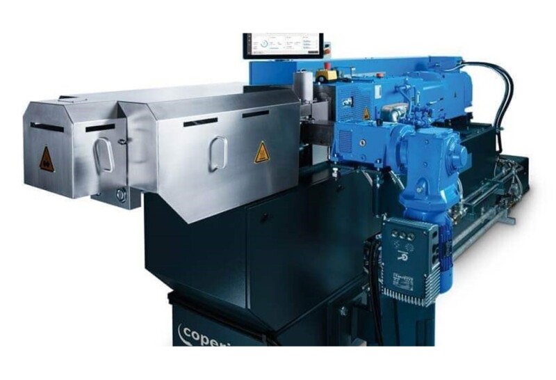 KANSAI HELIOS Pursues Efficient Powder Coating Manufacturing Using Twin Screw Extruders