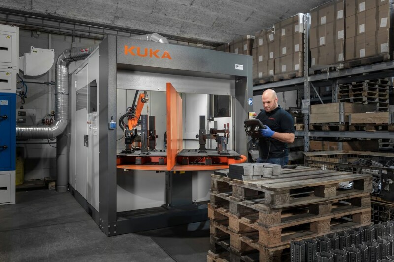 KUKA Case Study: Automation in Medium-Sized Companies: Galvanizing Plant in Germany Invests in Welding Cell and Takes Stock